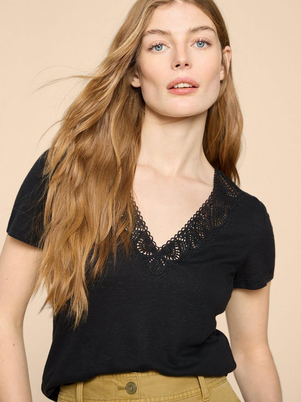 Ellie Linen Blend Lace Tee in PURE BLK - MODEL DETAIL