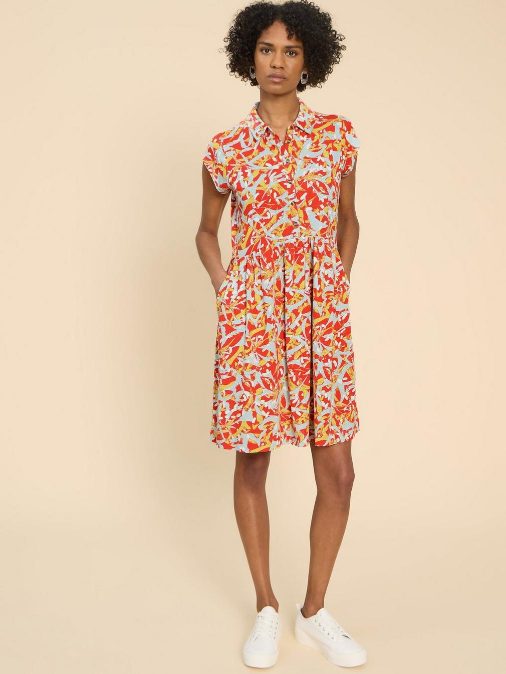 Everly Printed Jersey Shirt Dress in ORANGE PR - MODEL DETAIL