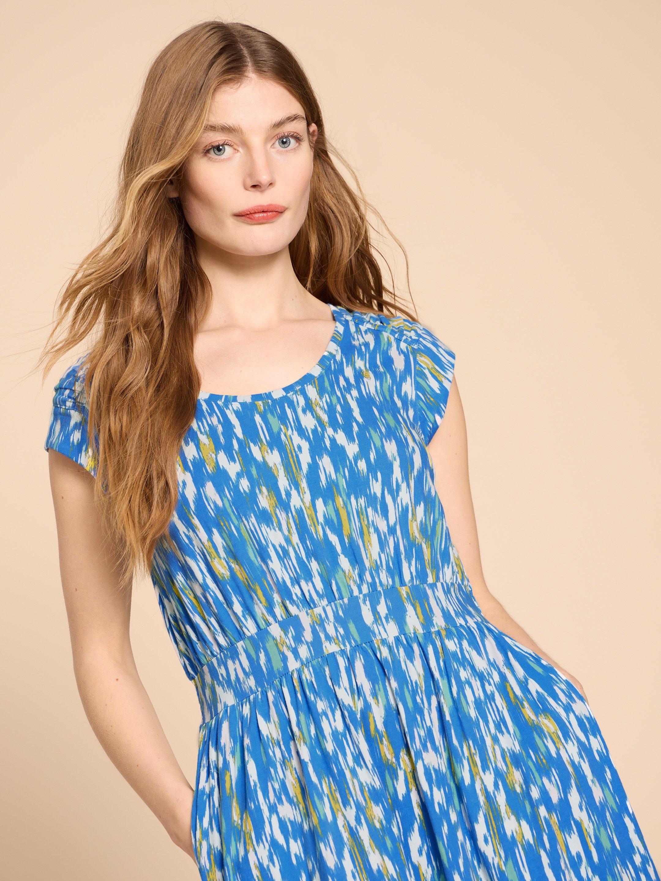 Darcie V Neck Maxi Printed Dress in BLUE PR - MODEL DETAIL