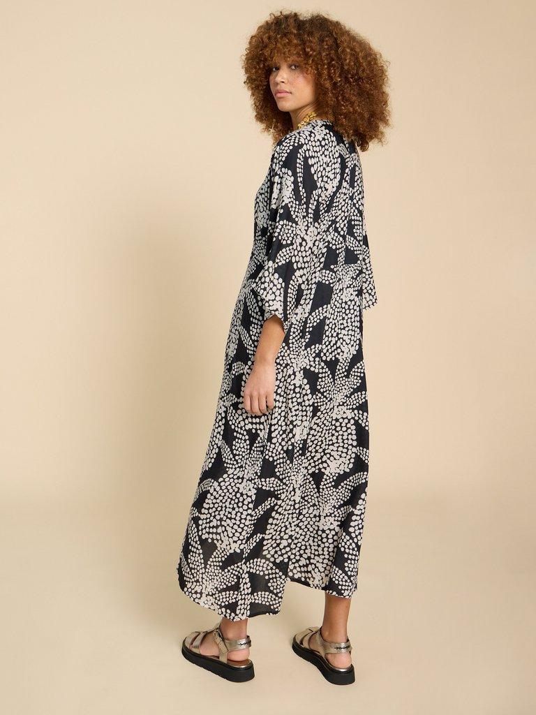 Cleo Printed Kimono in BLK MLT - MODEL BACK