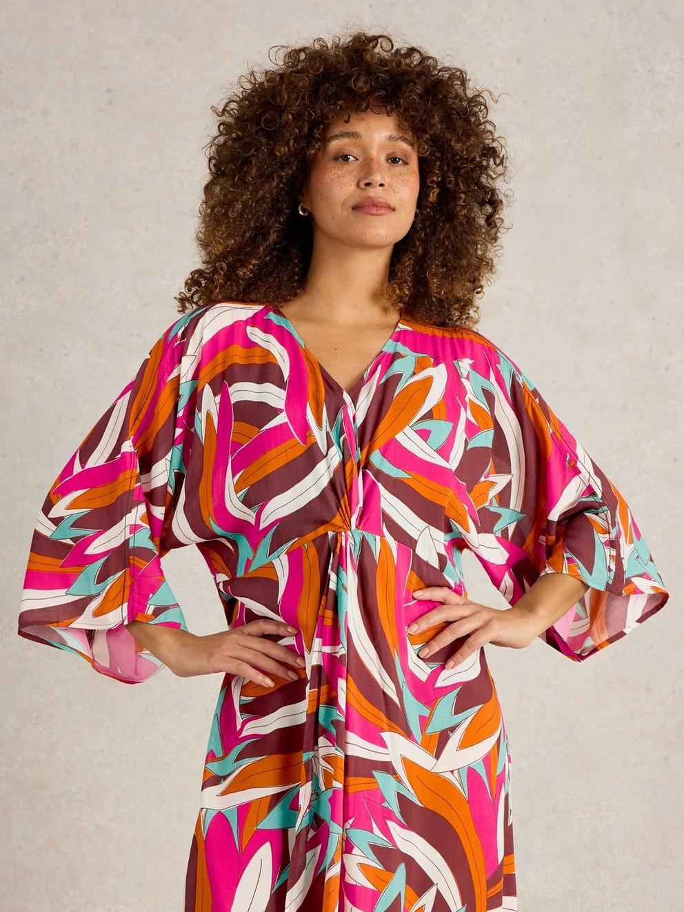 Cleo Printed Kimono in PINK PR - MODEL DETAIL