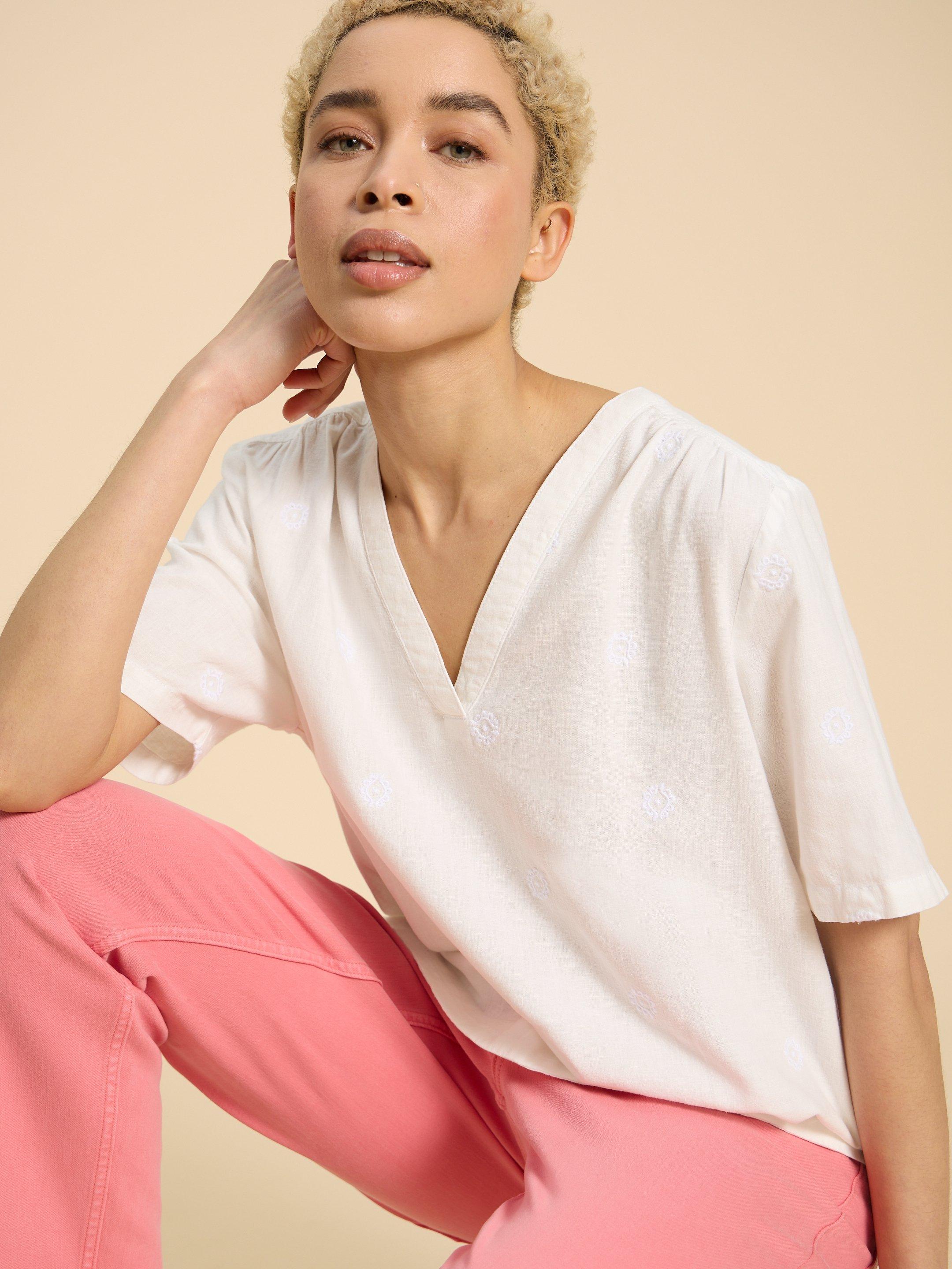 Elodie Linen Blend Top in NAT WHITE - LIFESTYLE