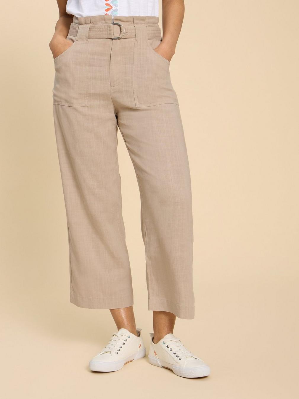 Teakie Tencel Linen Trouser in LGT NAT - MODEL DETAIL