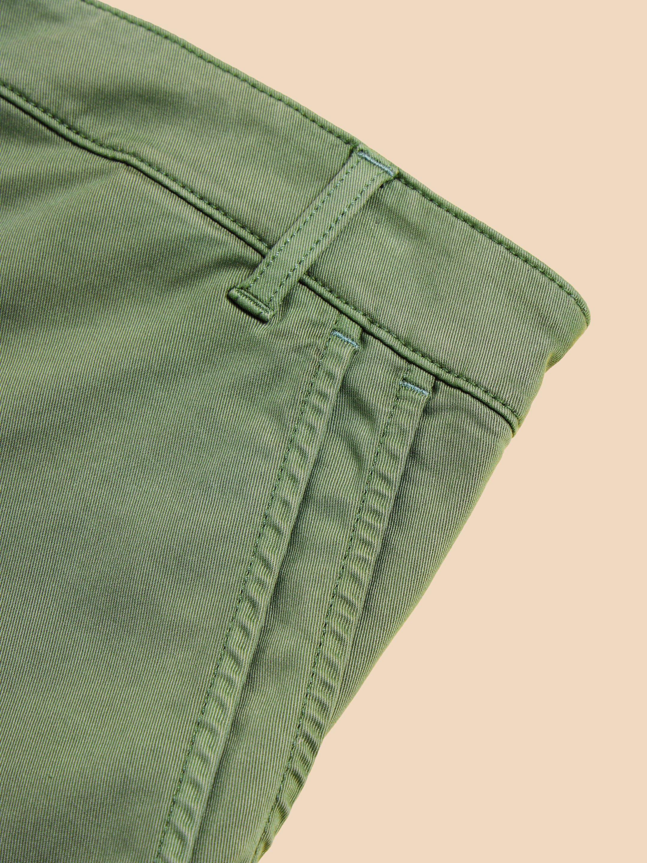 Everleigh Cargo Shorts in MID GREEN - FLAT DETAIL