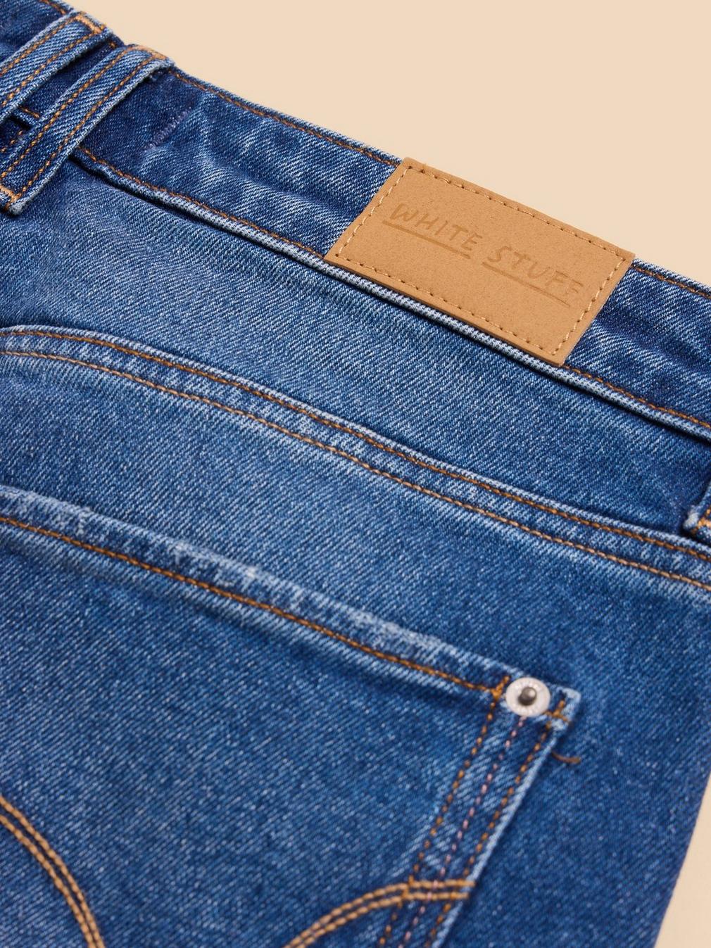 Freya Weekend Jean in MID DENIM - FLAT DETAIL