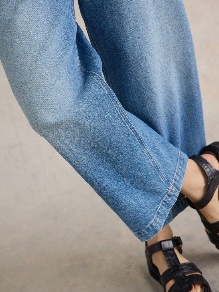 Tia Wide Leg Crop Jean in MID DENIM - MODEL DETAIL
