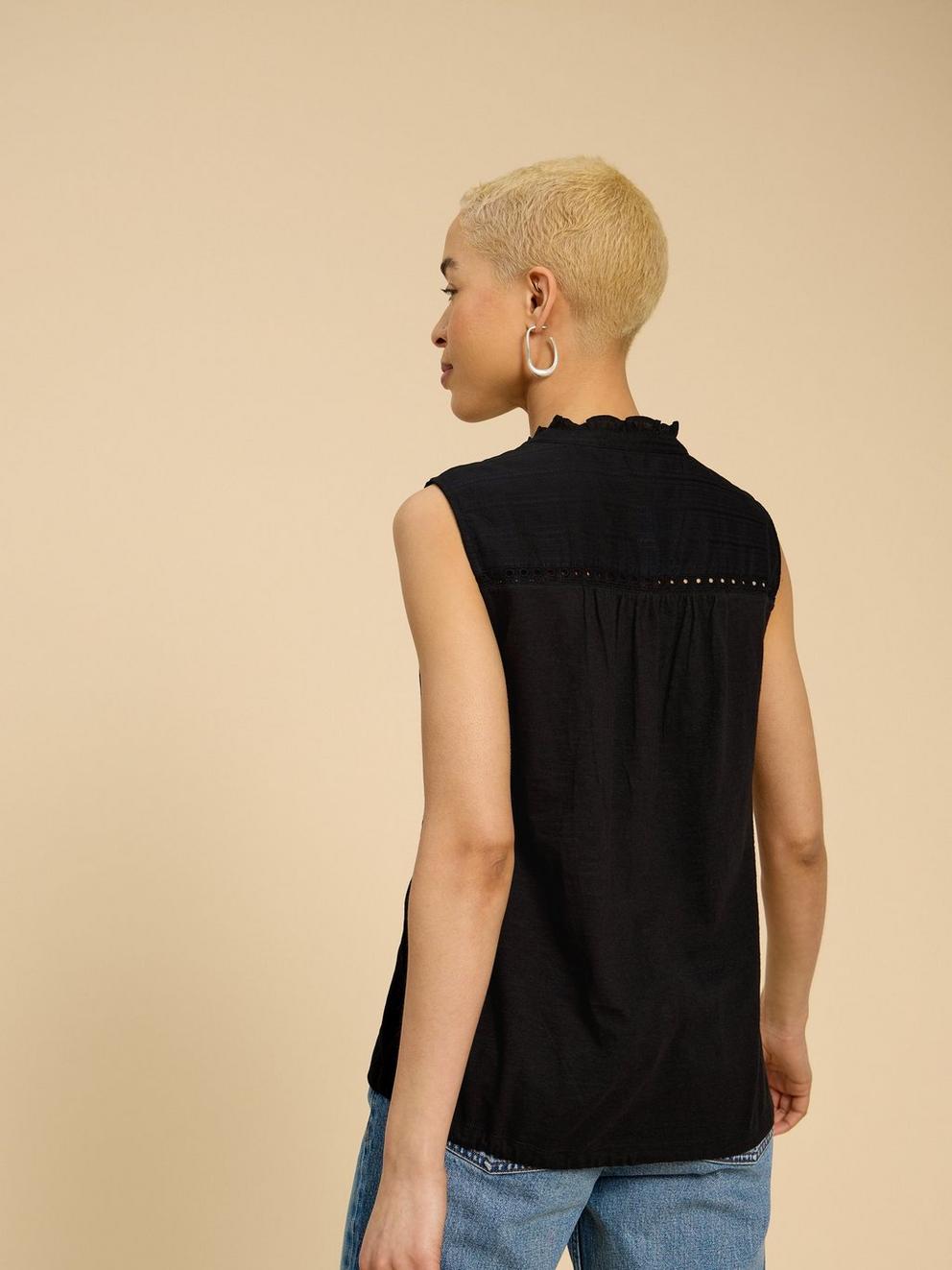 ARABELLA SLEEVELESS SHIRT in PURE BLK - MODEL BACK