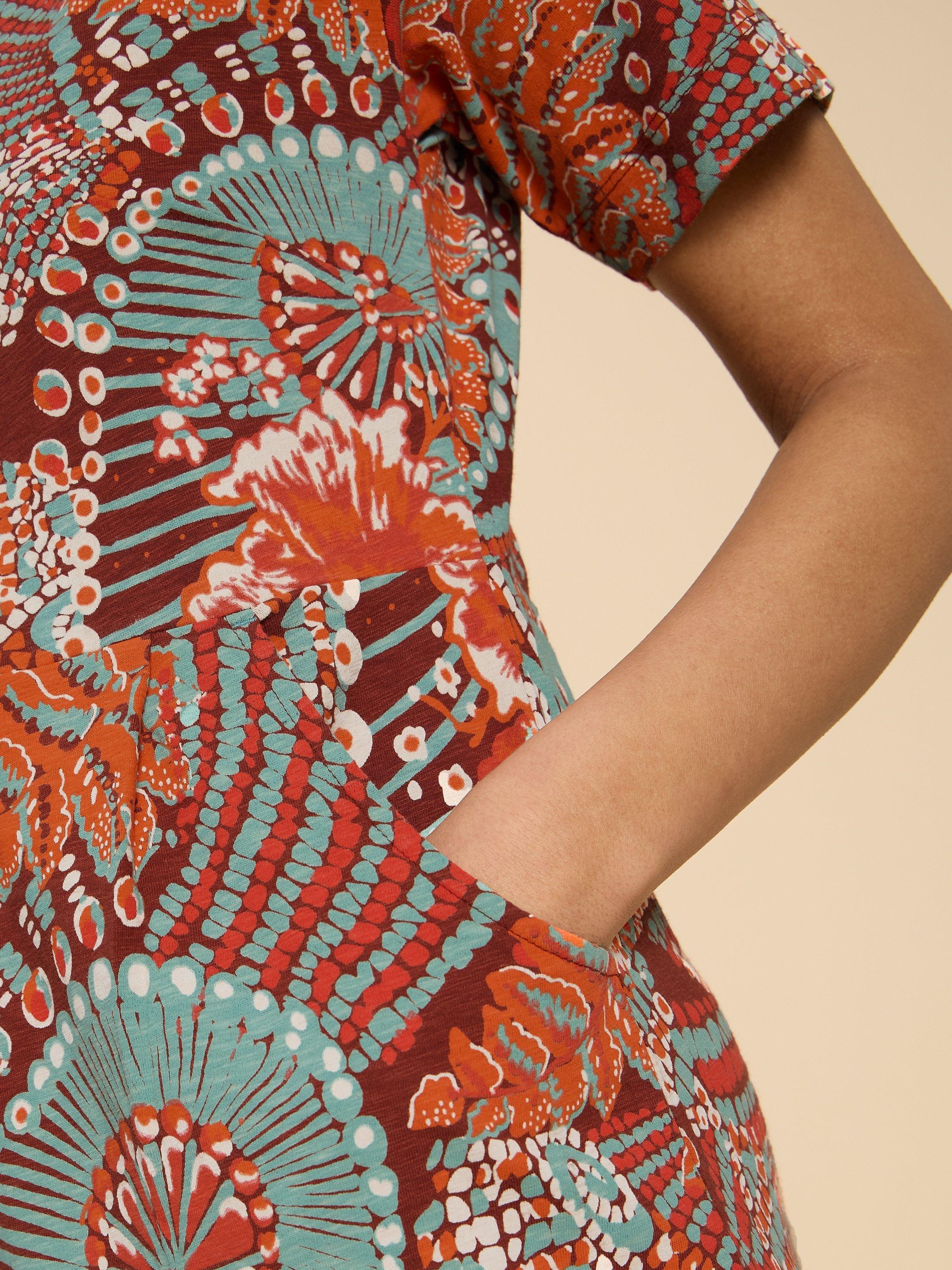 Tammy Cotton Printed Jersey Dress in RED PR - MODEL DETAIL