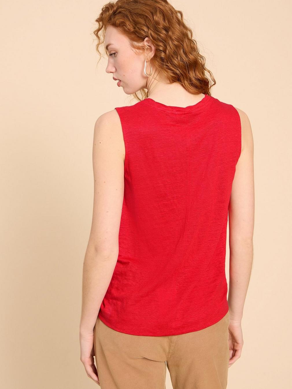 RYLEE LINEN VEST in BRT RED - MODEL BACK