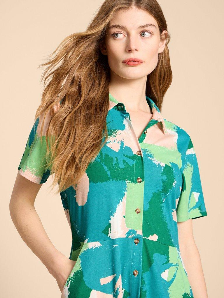 Ria Jersey Shirt Dress in GREEN PR - MODEL DETAIL