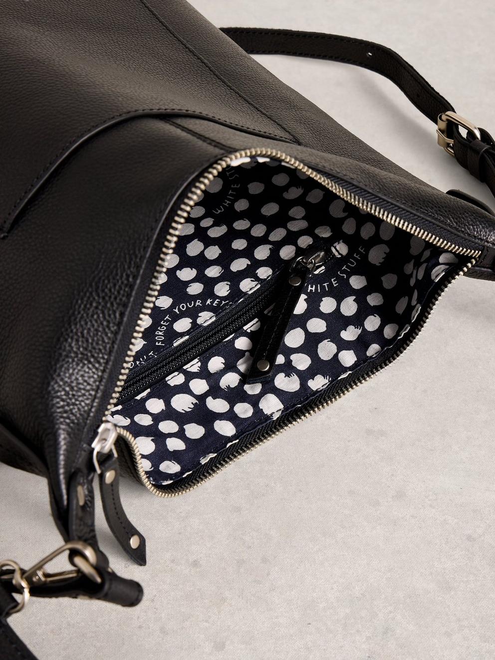 Fern Crossbody in PURE BLK - FLAT DETAIL