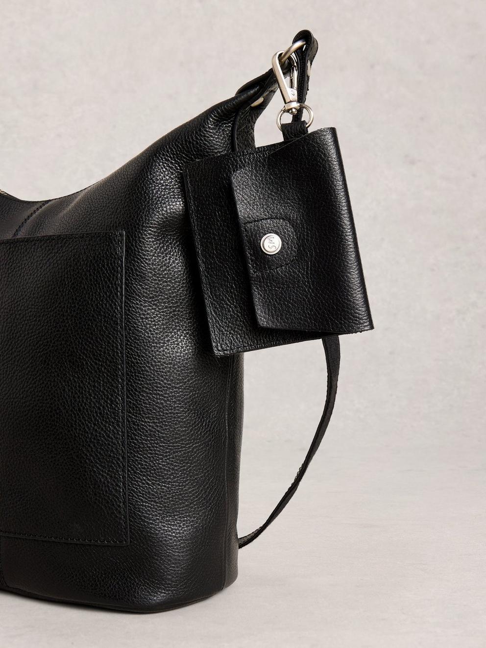 Fern Crossbody in PURE BLK - MODEL DETAIL