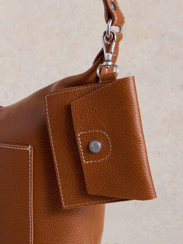 Fern Crossbody Leather in MID TAN - FLAT DETAIL