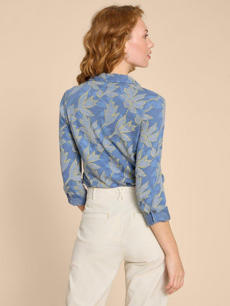 ANNIE PRINTED COTTON SHIRT in BLUE MLT - MODEL BACK