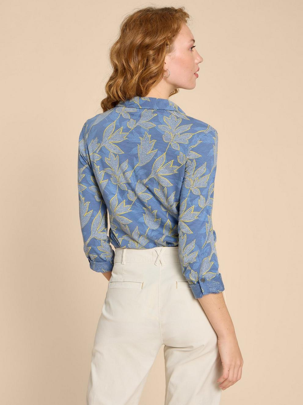 ANNIE PRINTED COTTON SHIRT in BLUE MLT - MODEL BACK