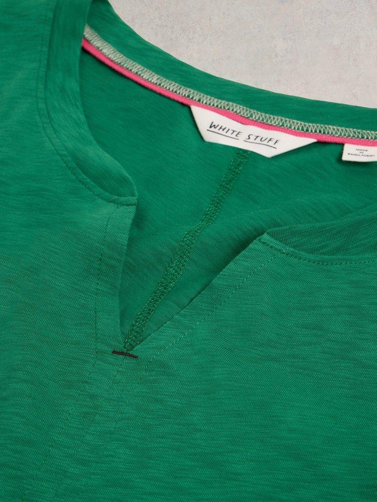 NELLY COTTON NOTCH NECK TEE in MID GREEN - FLAT DETAIL