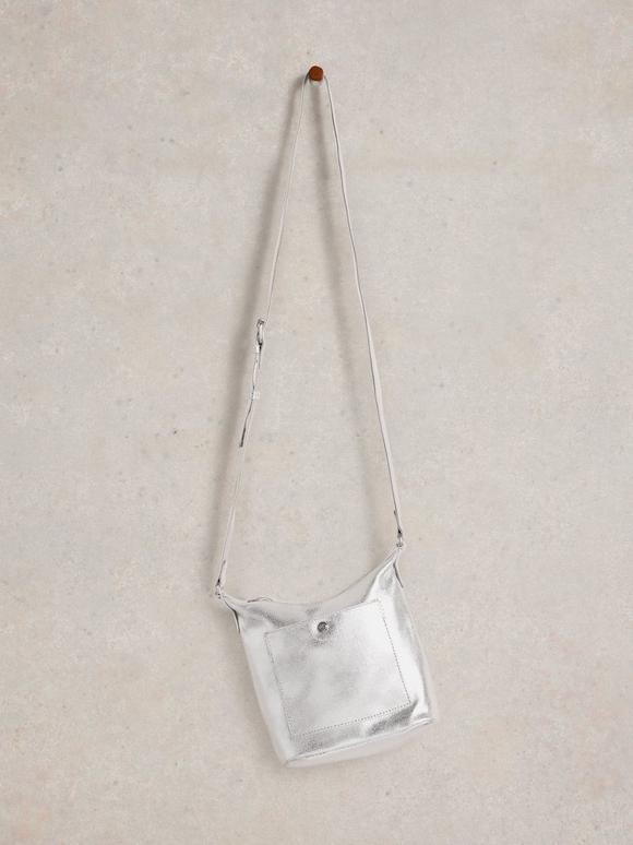 WHITE STUFF ファーンクロスボディ Mini Leather Fern Crossbody in GOLD TONE METALLIC | White Stuff