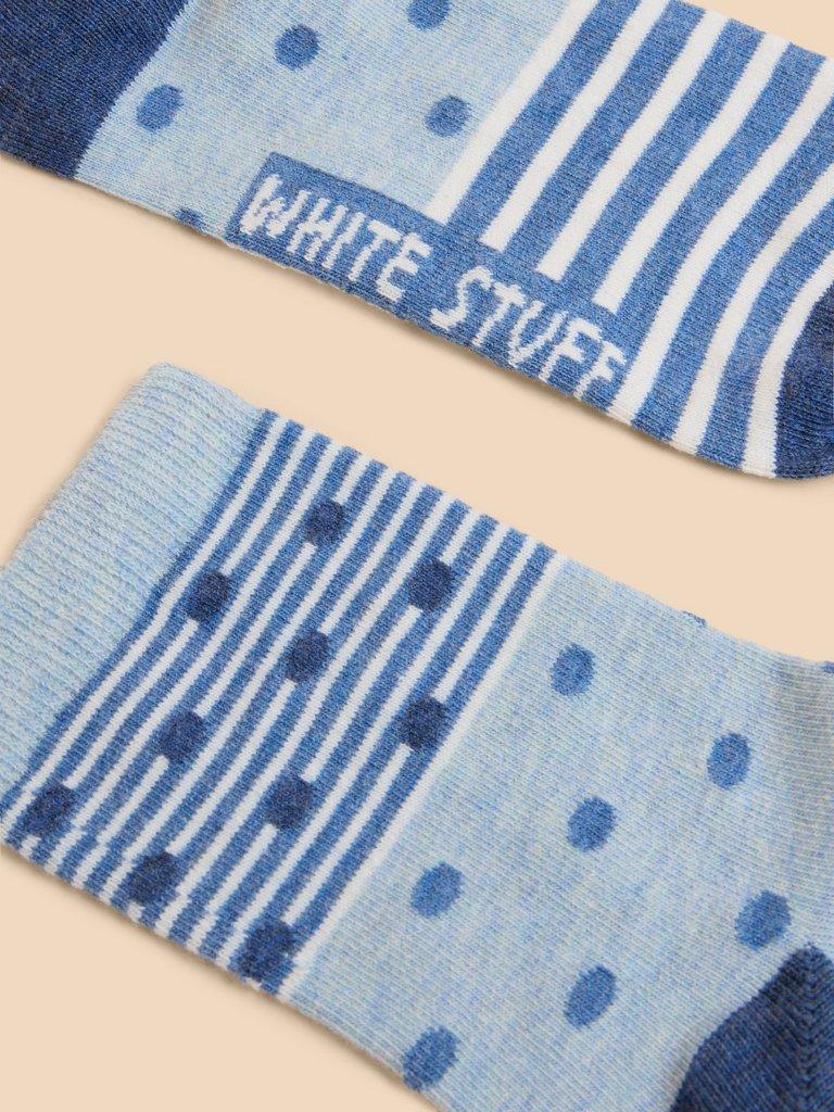 Spot Striped Socks in LGT BLUE - FLAT FRONT