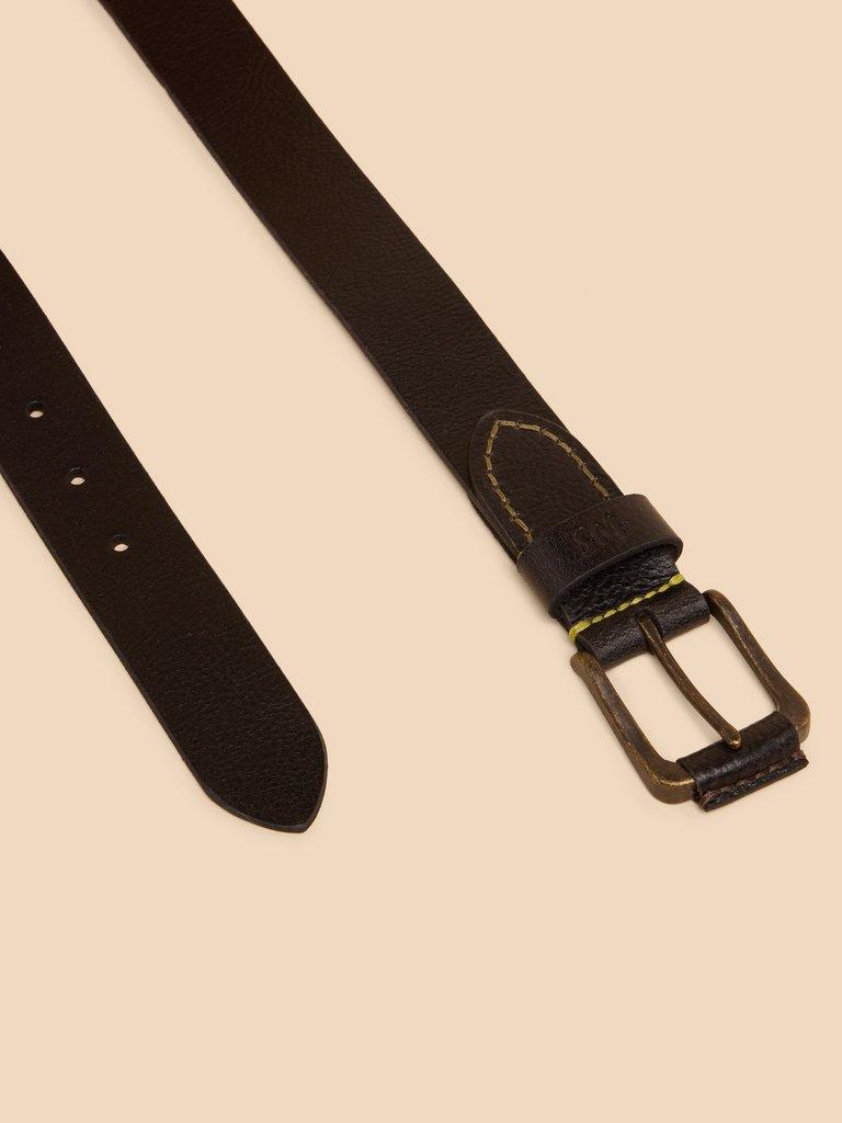 Leather Buckle Belt in PURE BLK - FLAT DETAIL