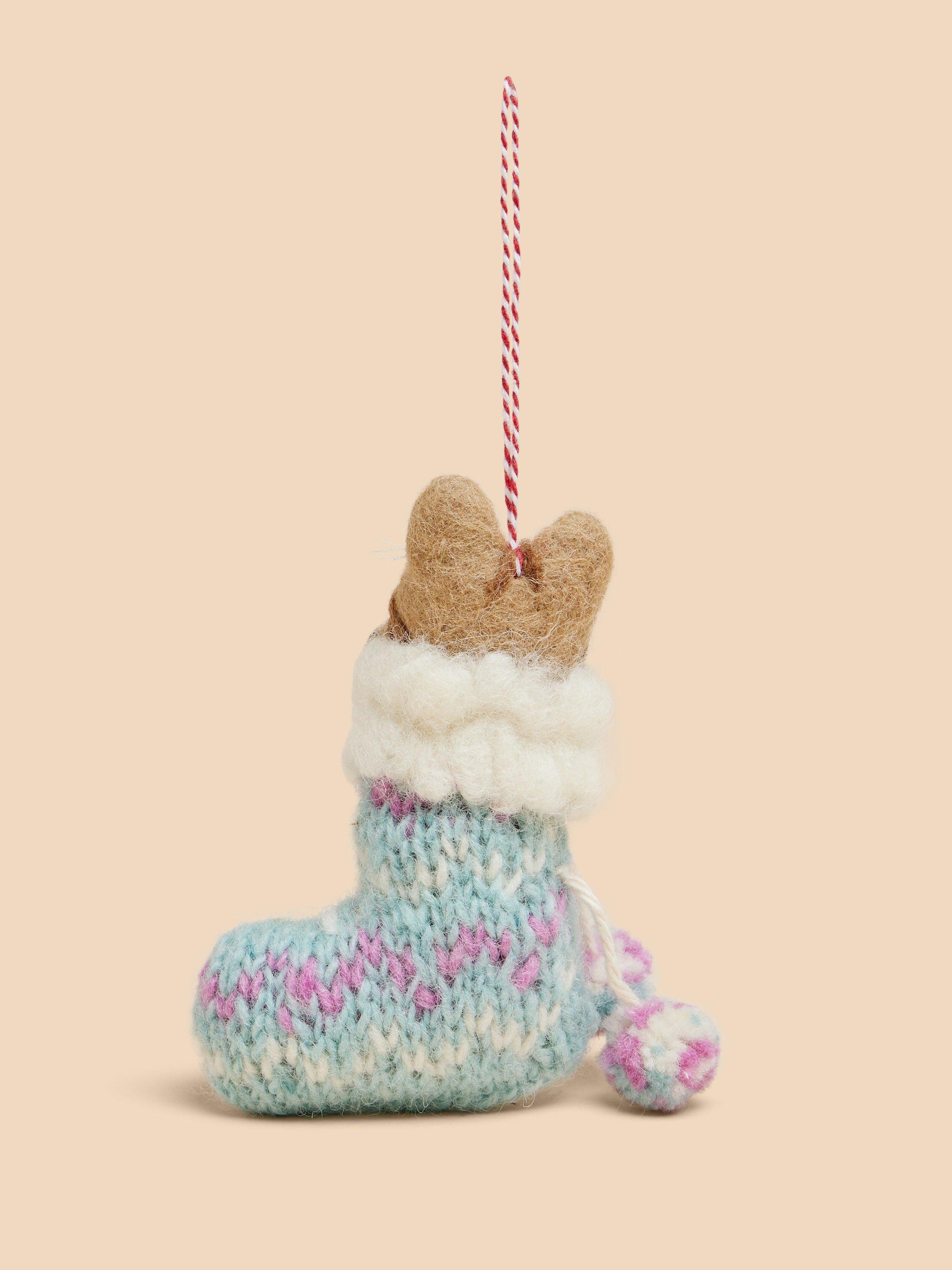 Cat in a Stocking Hanging Dec in WHITE MLT - FLAT BACK