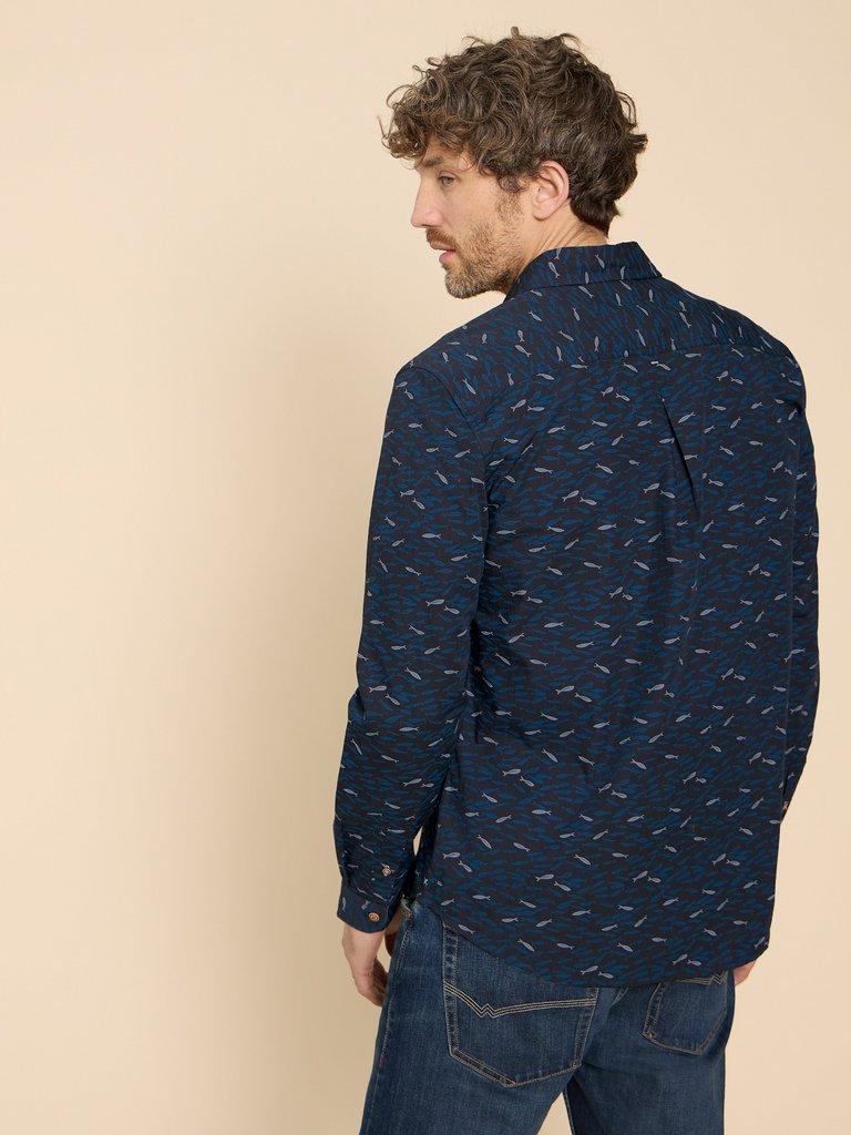 Shoal Printed LS Shirt in NAVY PR - MODEL BACK