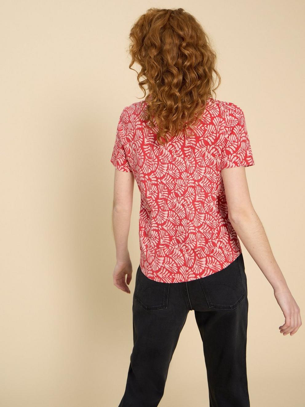 PENNY POCKET SHORT SLEEVE SHIRT in RED PR - MODEL BACK