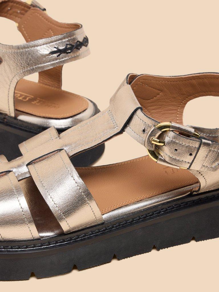 Rose Leather Sandal in PEWTER MET - FLAT DETAIL