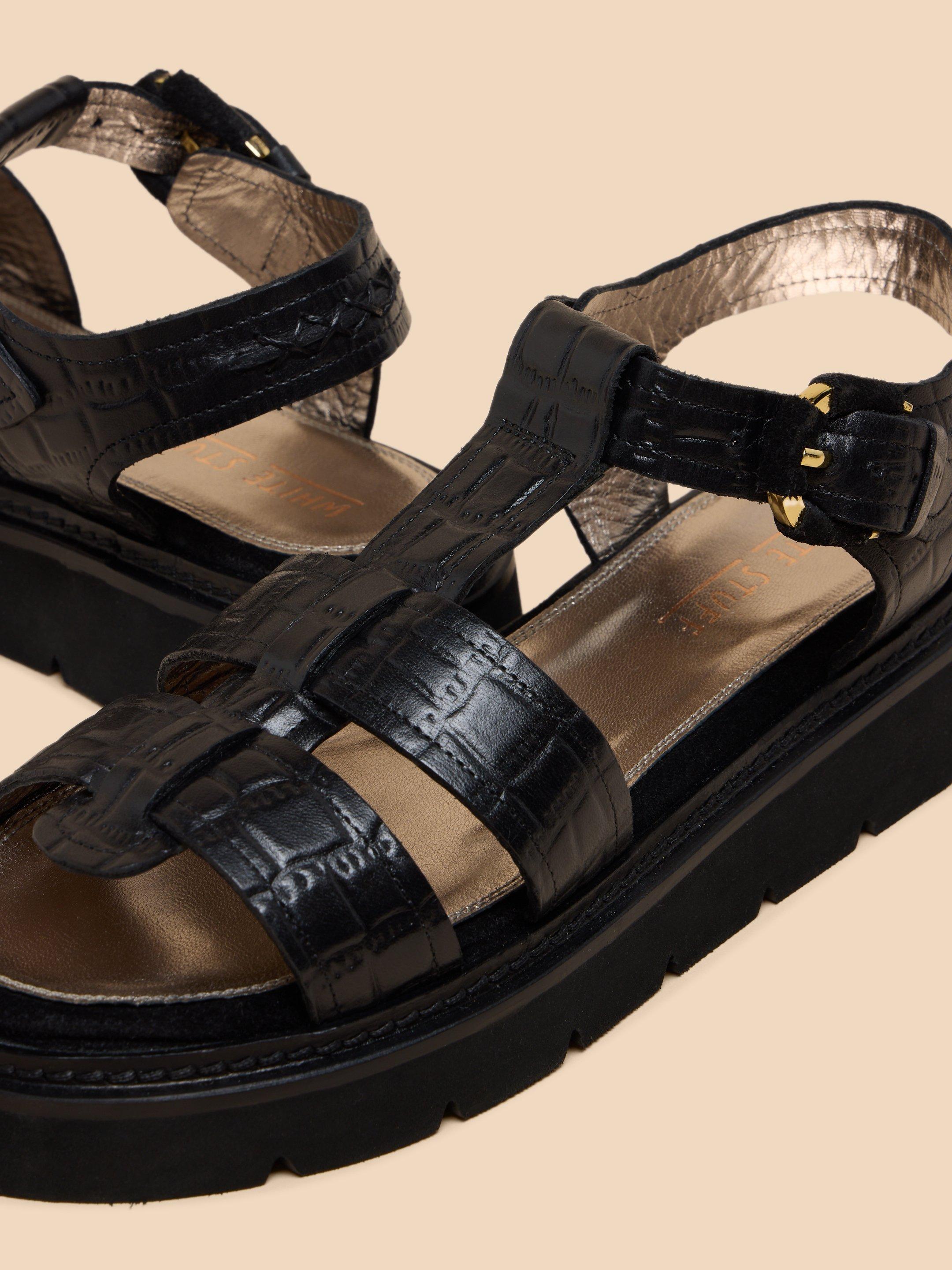Rose Leather Sandal in PURE BLK - FLAT DETAIL
