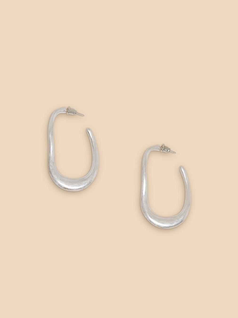 Amy Abstract Hoop Earrings in SLV TN MET - FLAT FRONT