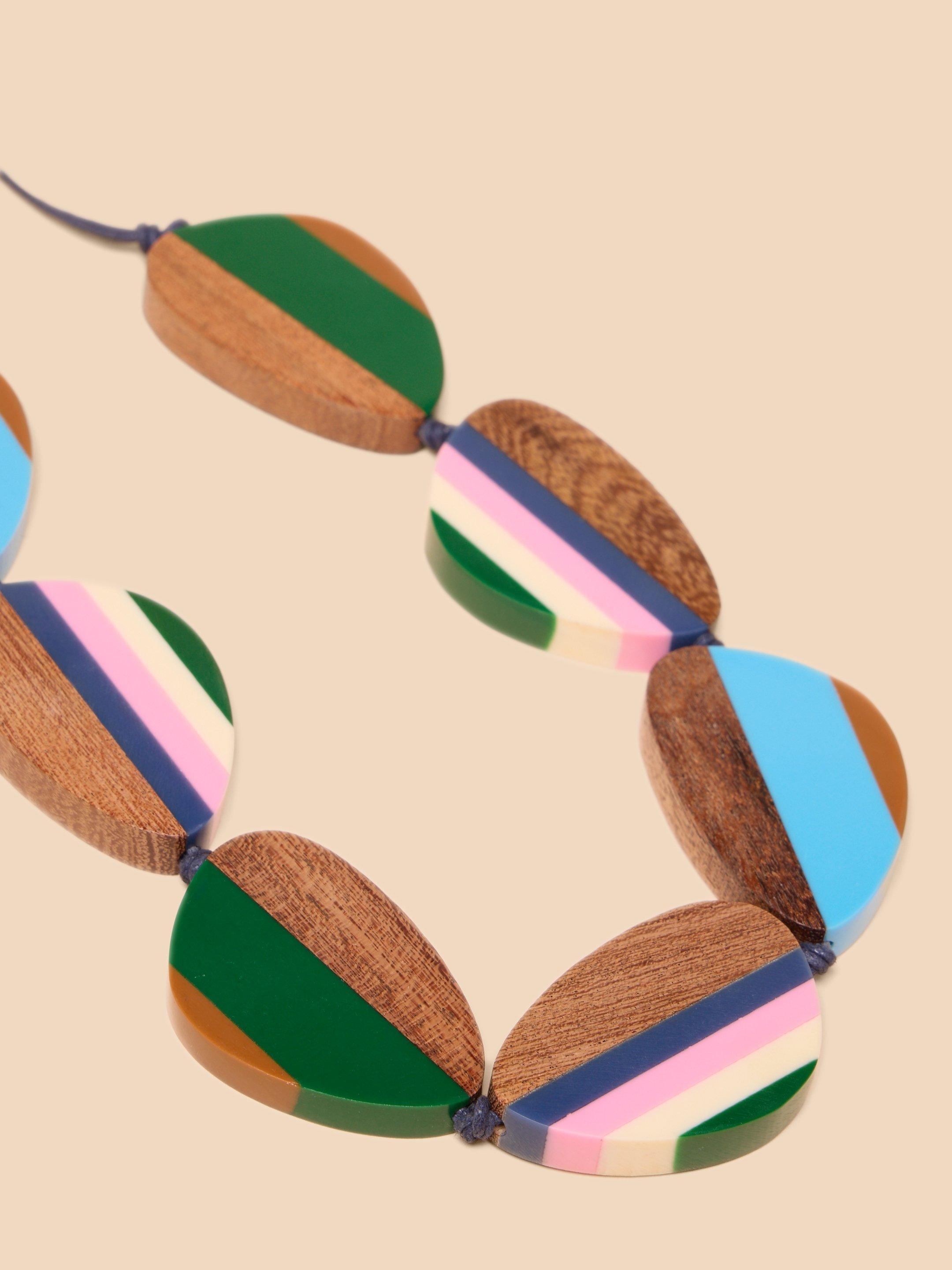 Kari Resin Wood Necklace in GREEN MLT - FLAT DETAIL