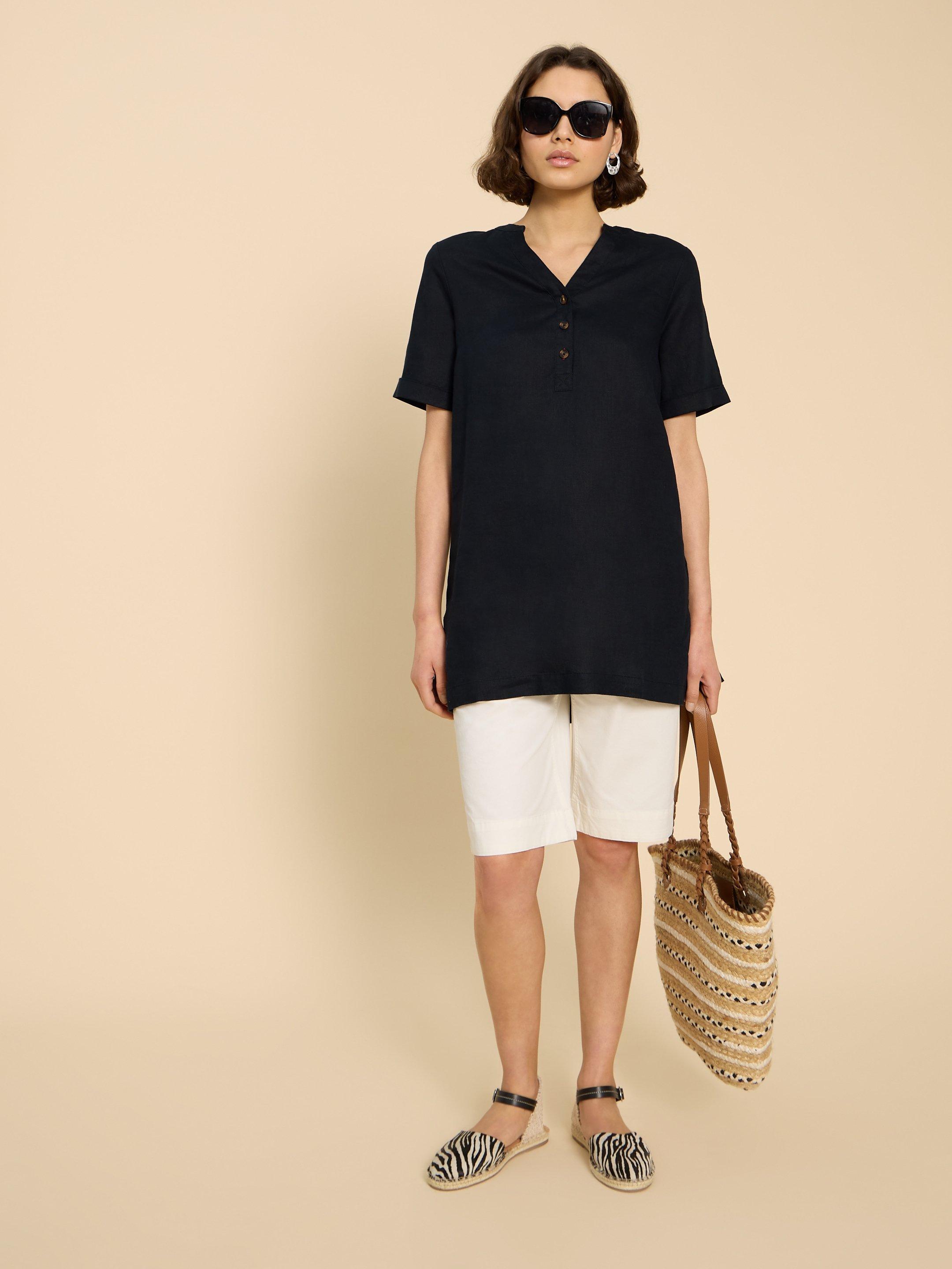 Lina Linen Tunic in PURE BLK - MODEL DETAIL