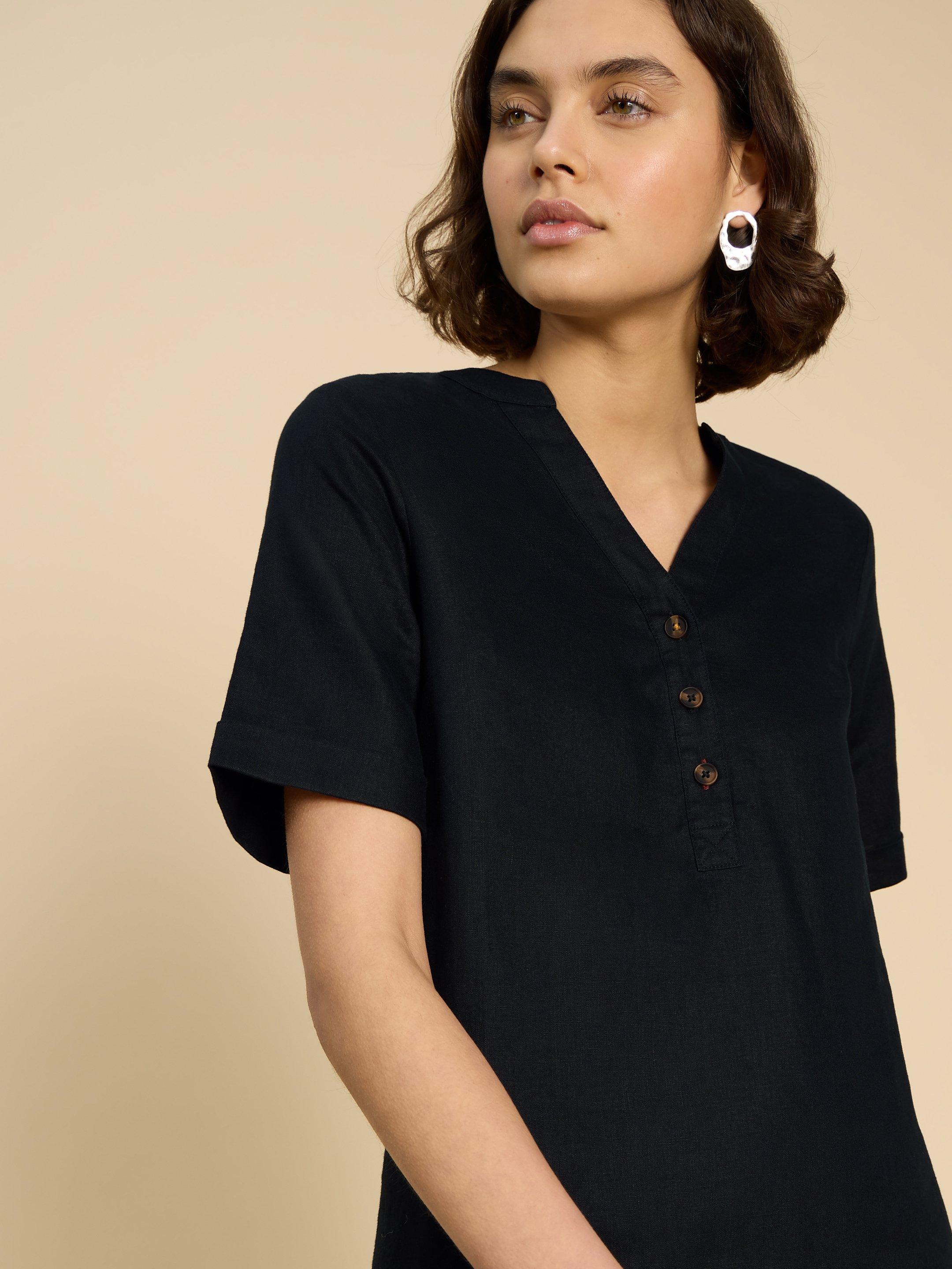Lina Linen Tunic in PURE BLK - MODEL FRONT