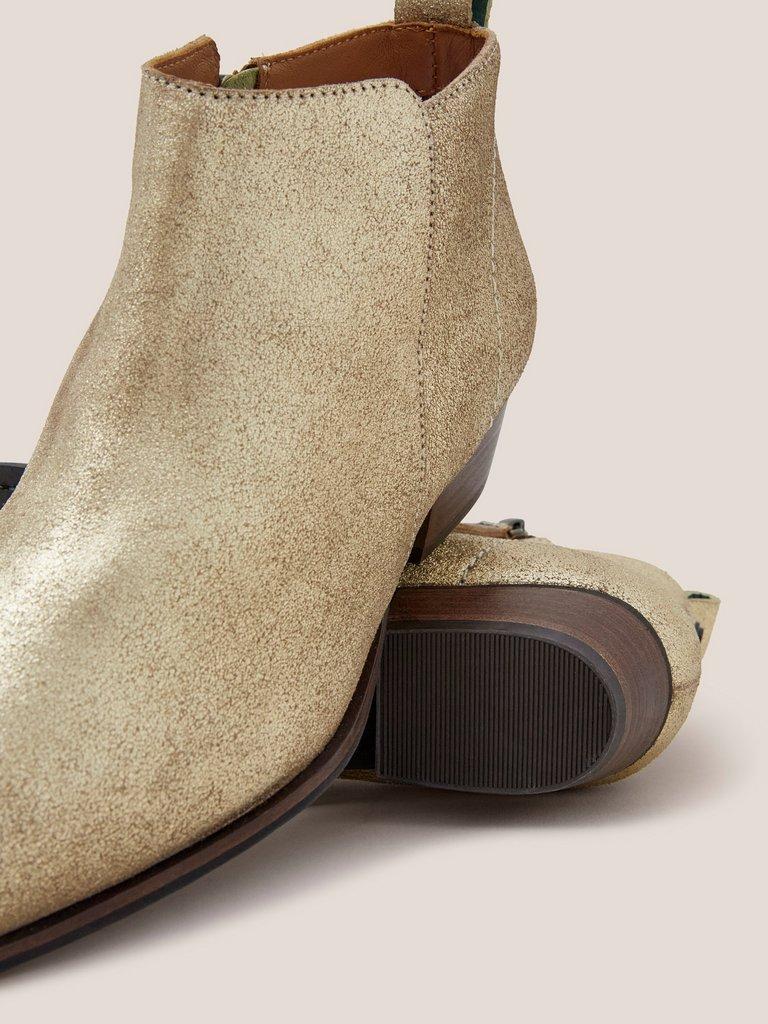 Willow Leather Boot in GLD TN MET - FLAT DETAIL