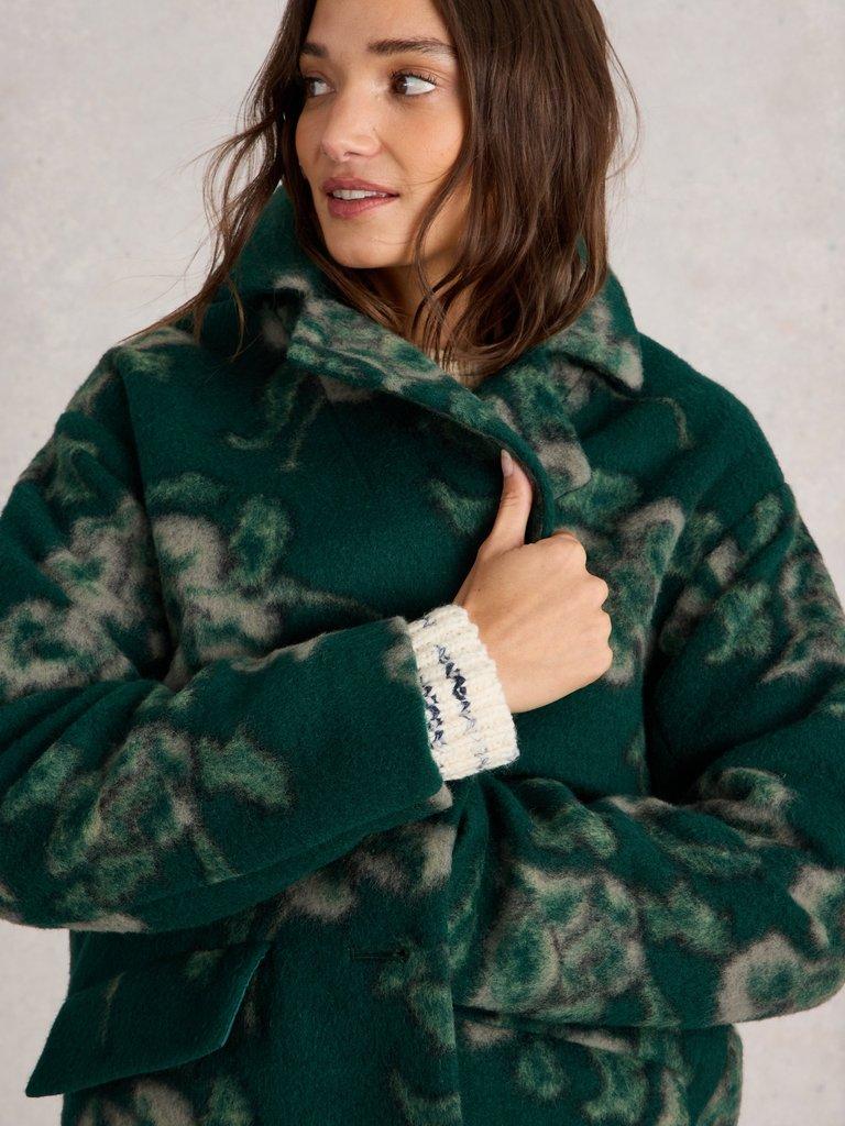 Lara Floral Coat in GREEN MLT - MODEL DETAIL