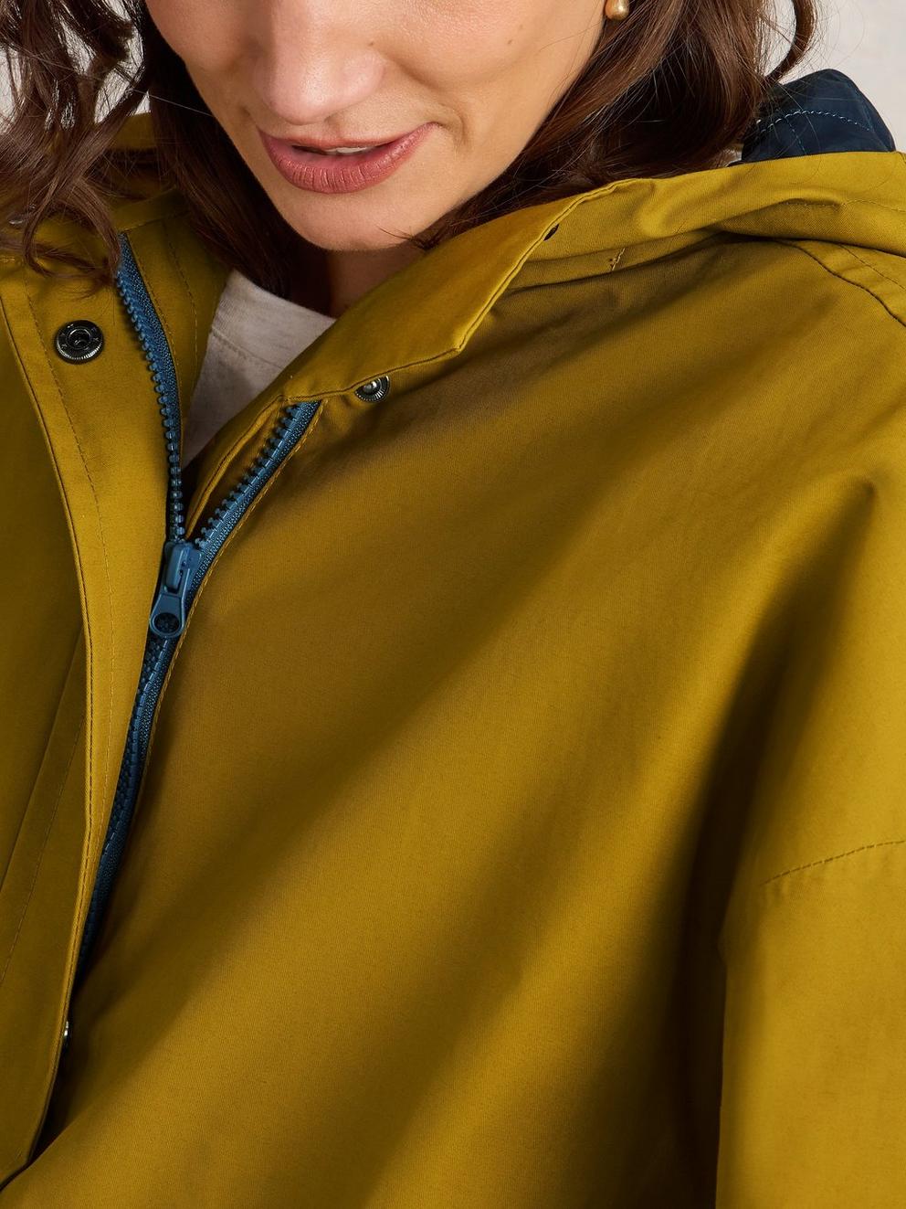 Winnie Waterproof Coat in DK CHART - MODEL DETAIL