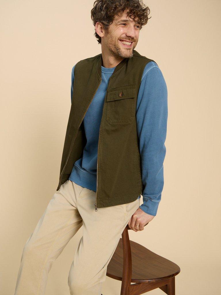 McCarthy Gilet in KHAKI GRN - LIFESTYLE