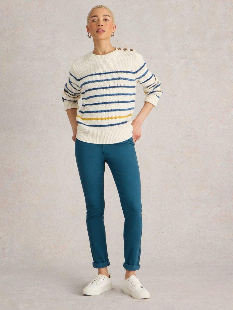 Janey Cotton Mid Rise Jegging in DK TEAL - MODEL FRONT