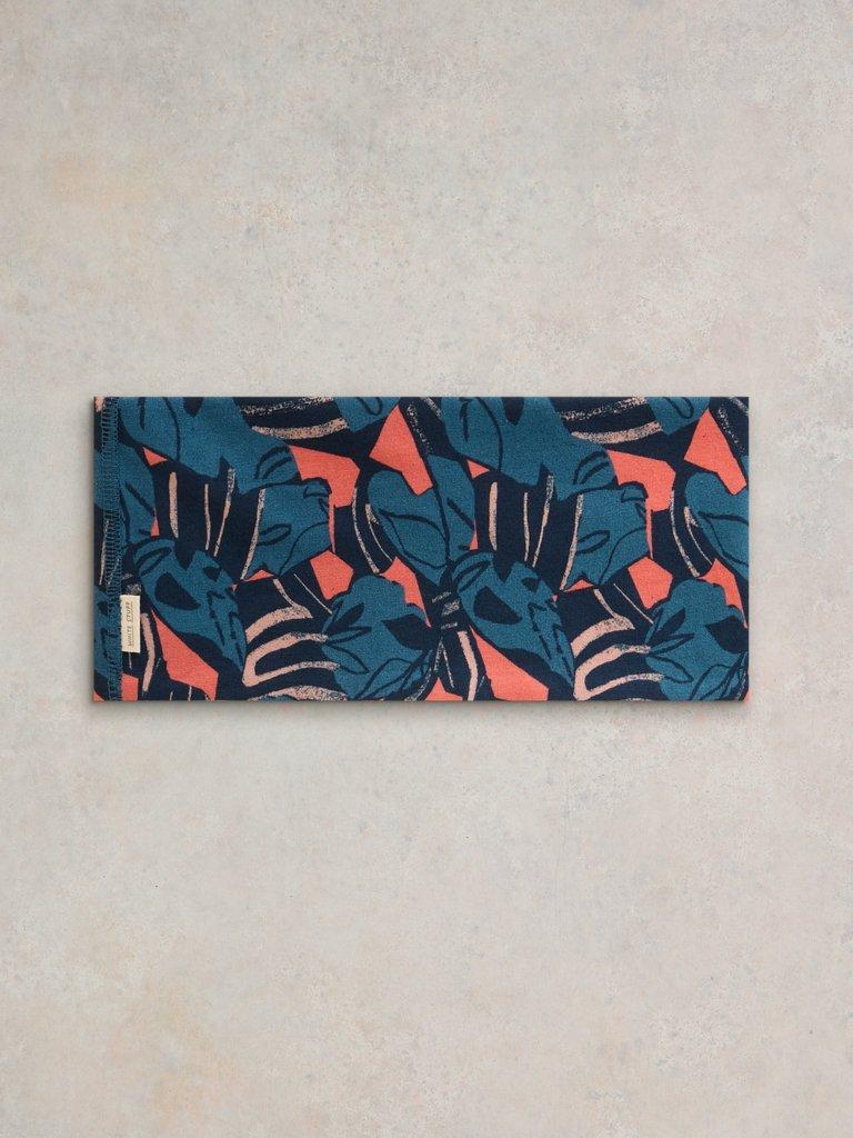 Versatile Jersey Roll in NAVY MULTI - MODEL FRONT