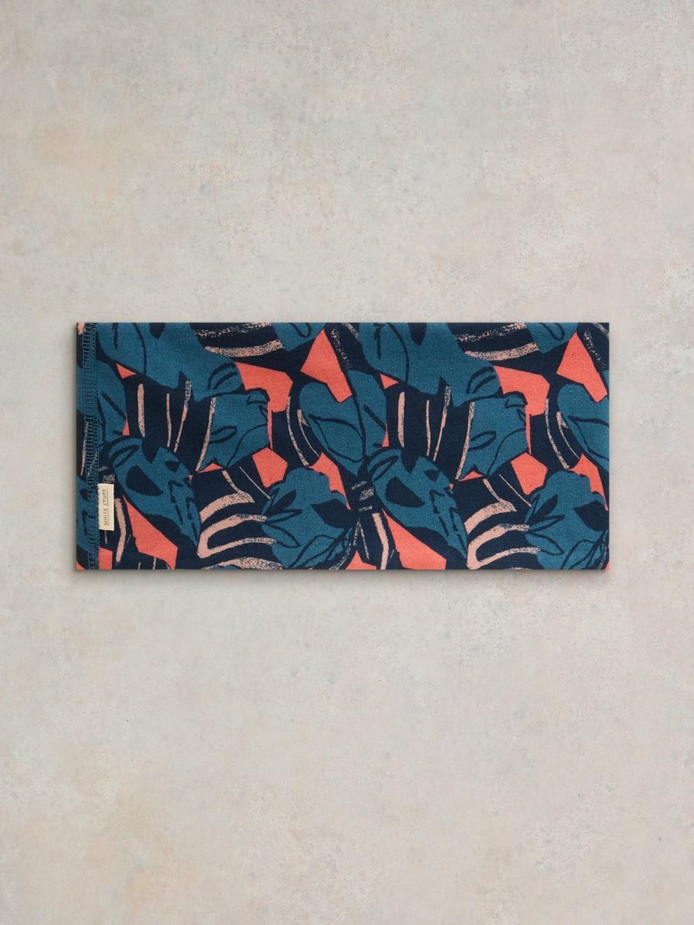 Versatile Jersey Roll in NAVY MULTI - MODEL FRONT
