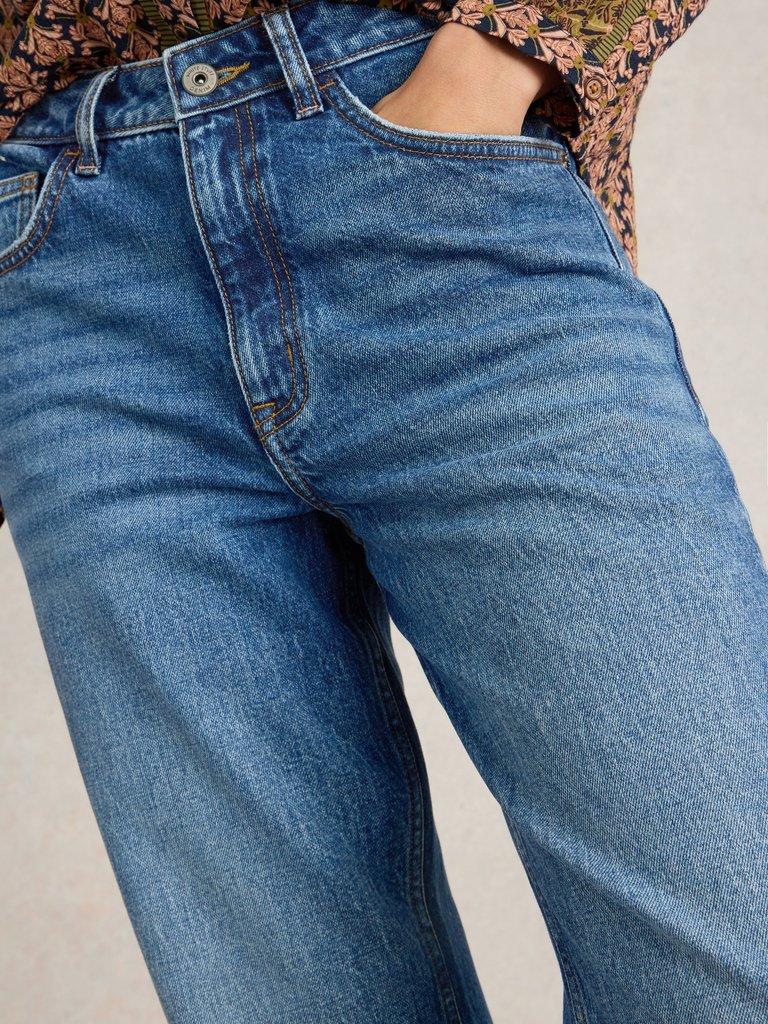 Charlie Straight Jean in DK DENIM - MODEL DETAIL