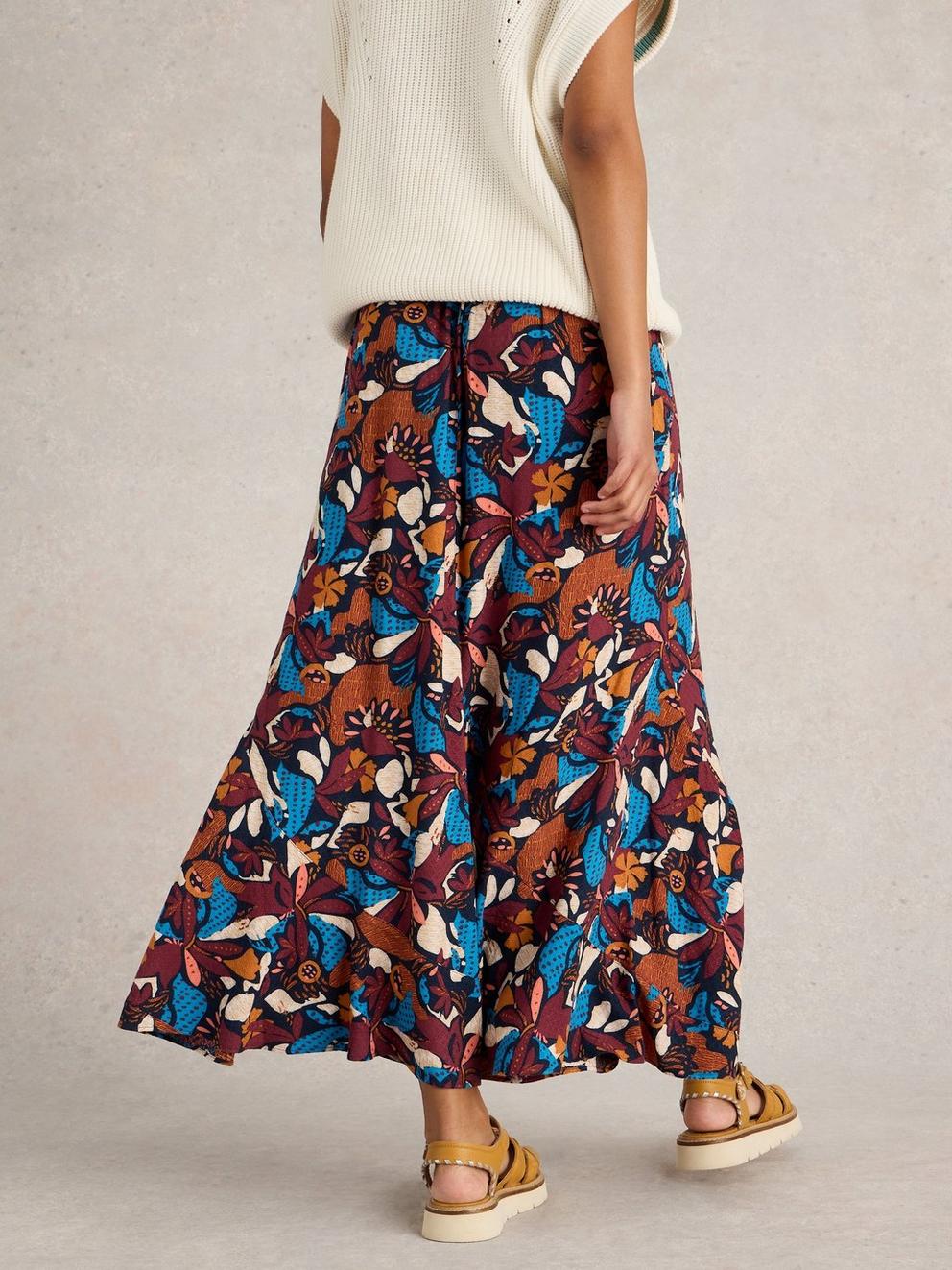 Sara Skirt Maxi in NAVY PR - MODEL BACK