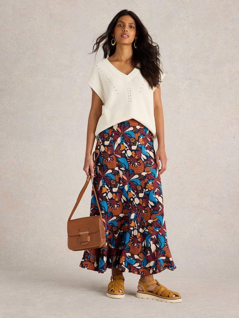 Sara Skirt Maxi in NAVY PR - MODEL FRONT