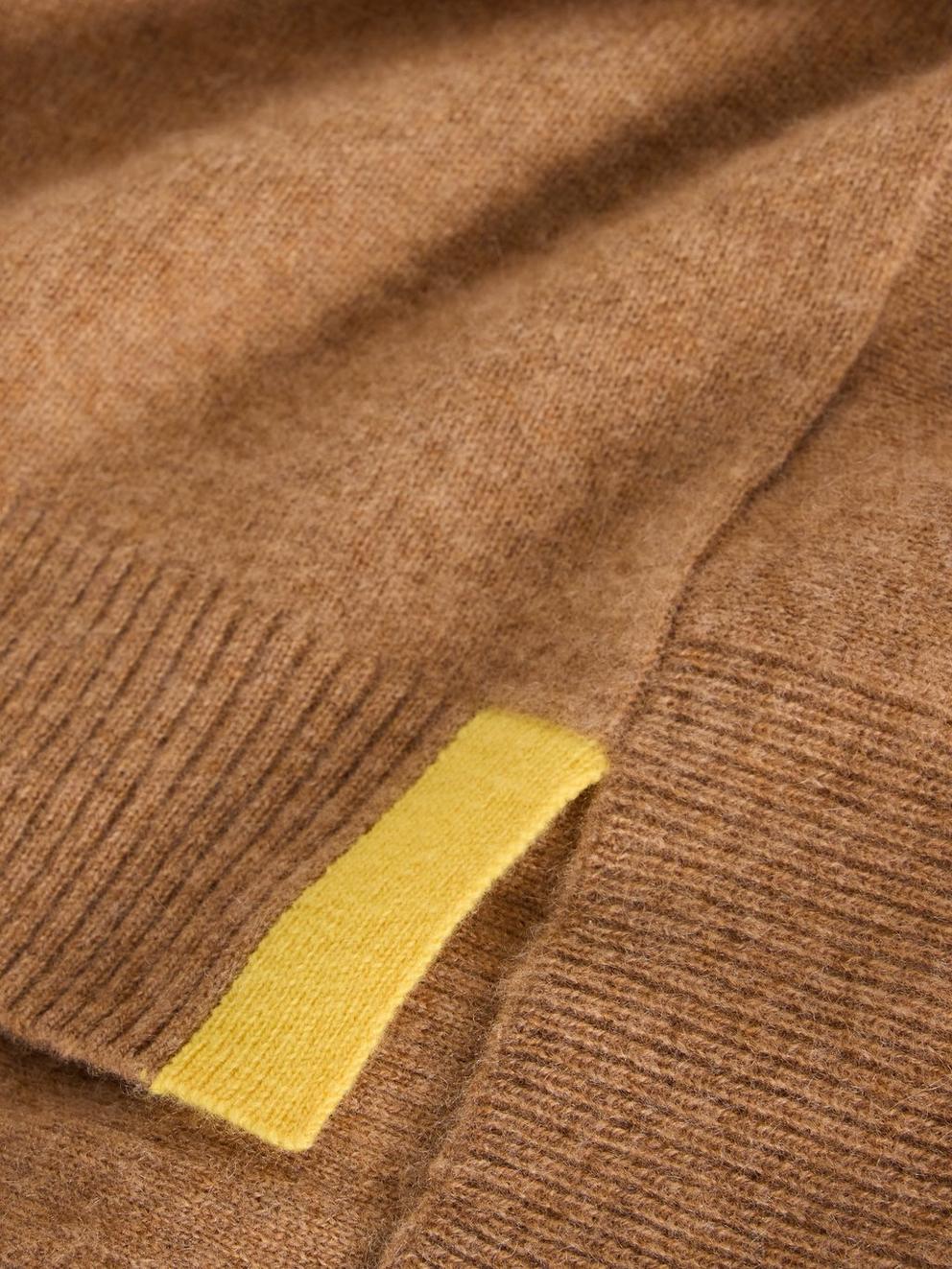 HOLLY CASHMERE JUMPER in MID BROWN - FLAT DETAIL