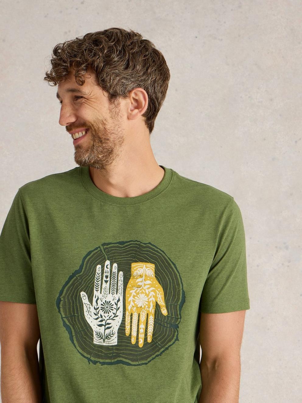 Hand Graphic Tee in GREEN PR - MODEL DETAIL