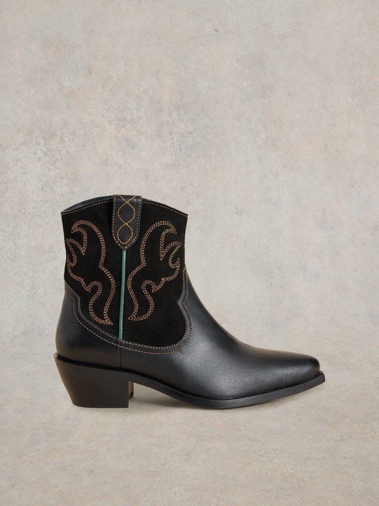 Beau Western Boot in PURE BLK - LIFESTYLE