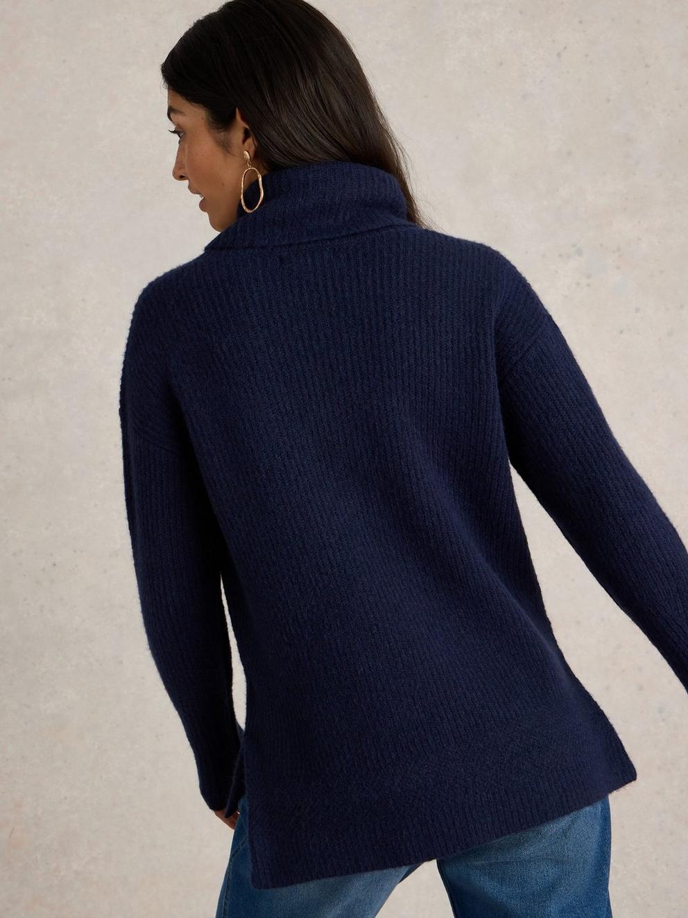 LOVELY RIBBED JUMPER in FR NAVY - MODEL BACK