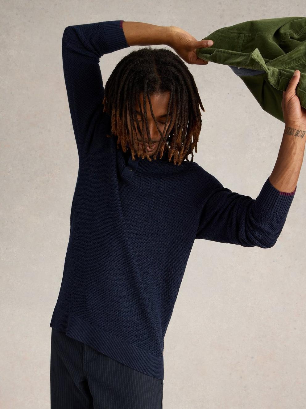 Newport Merino Wool Henley in DARK NAVY - LIFESTYLE