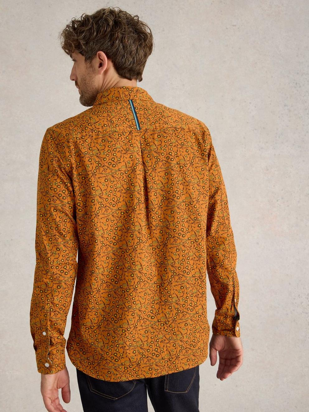 Climbing Thorns Printed Shirt in ORANGE MLT - MODEL BACK