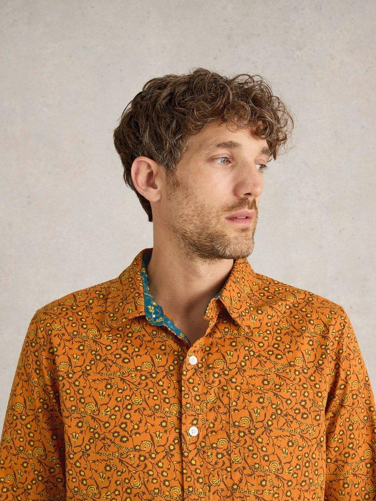 Climbing Thorns Printed Shirt in ORANGE MLT - MODEL DETAIL