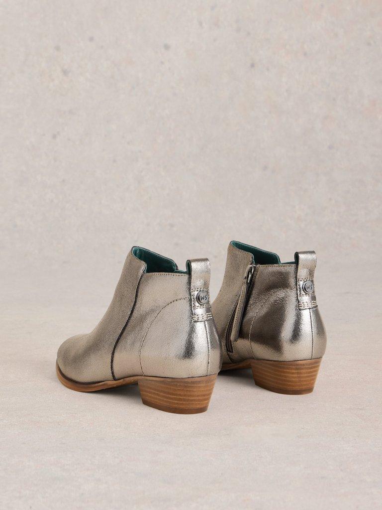 Willow Leather Ankle Boot in PEWTER MET - FLAT BACK